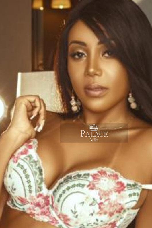Sarah Palace Vip English