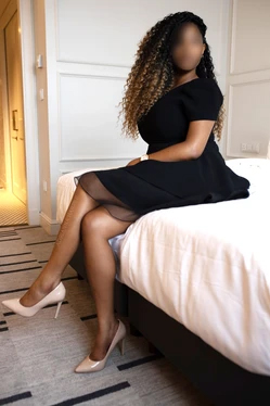 Adrianna Harper Down-to-Earth Companion in London