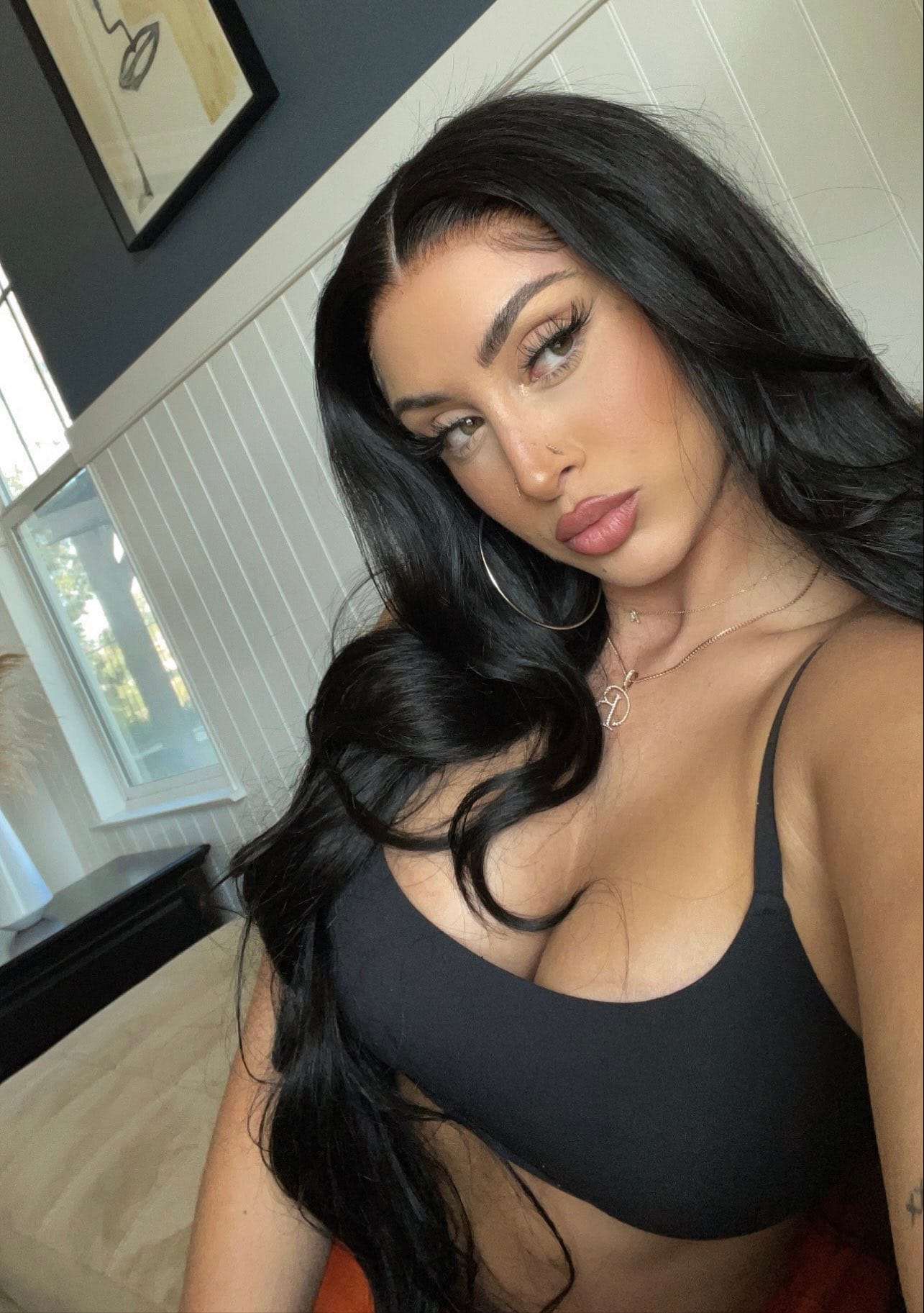 Katie Curvy & Independent Companion