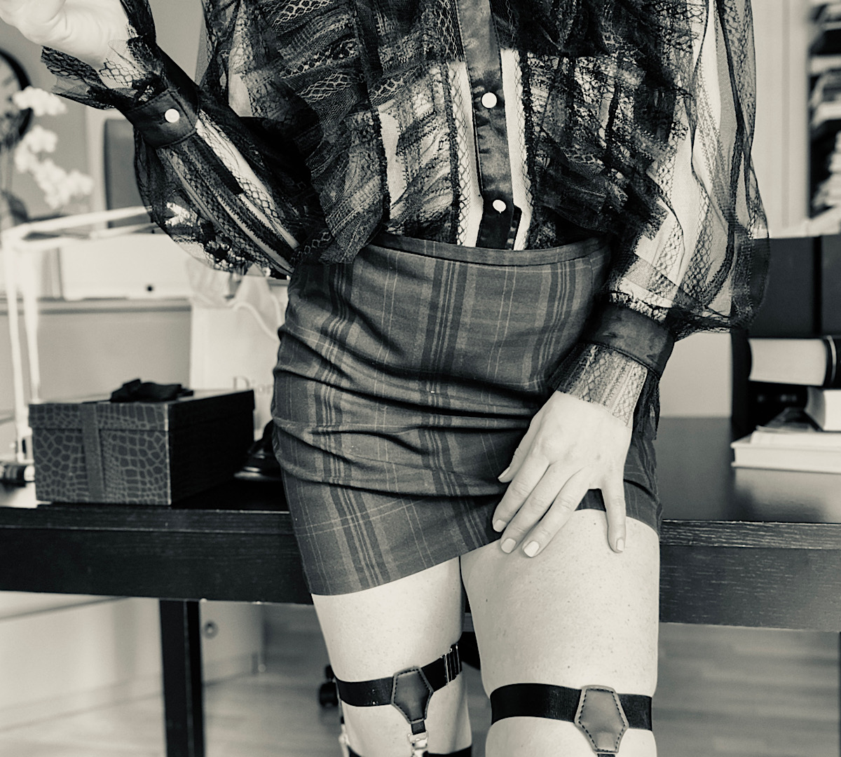 Kimberly Cole Genuine Companion London