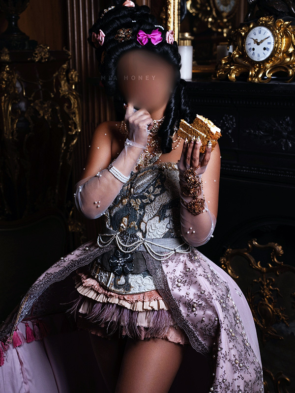 Mia Honey Indian tantric companion in London